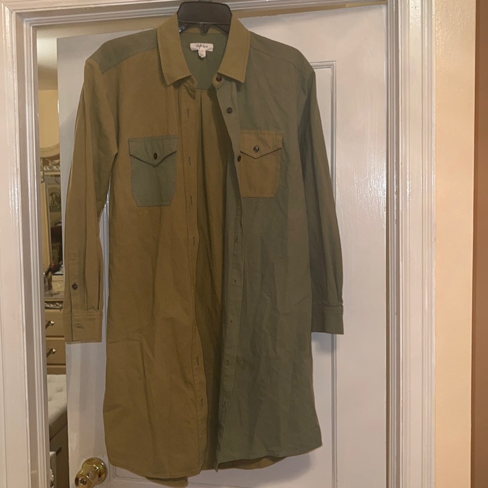 Beautiful brand new women’s/junior long bottoms down shirt